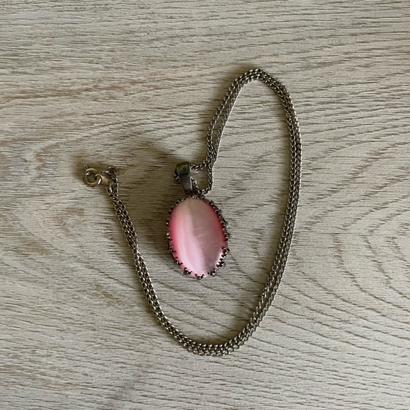 • Cats Eye Necklace • - Picture 5 of 9